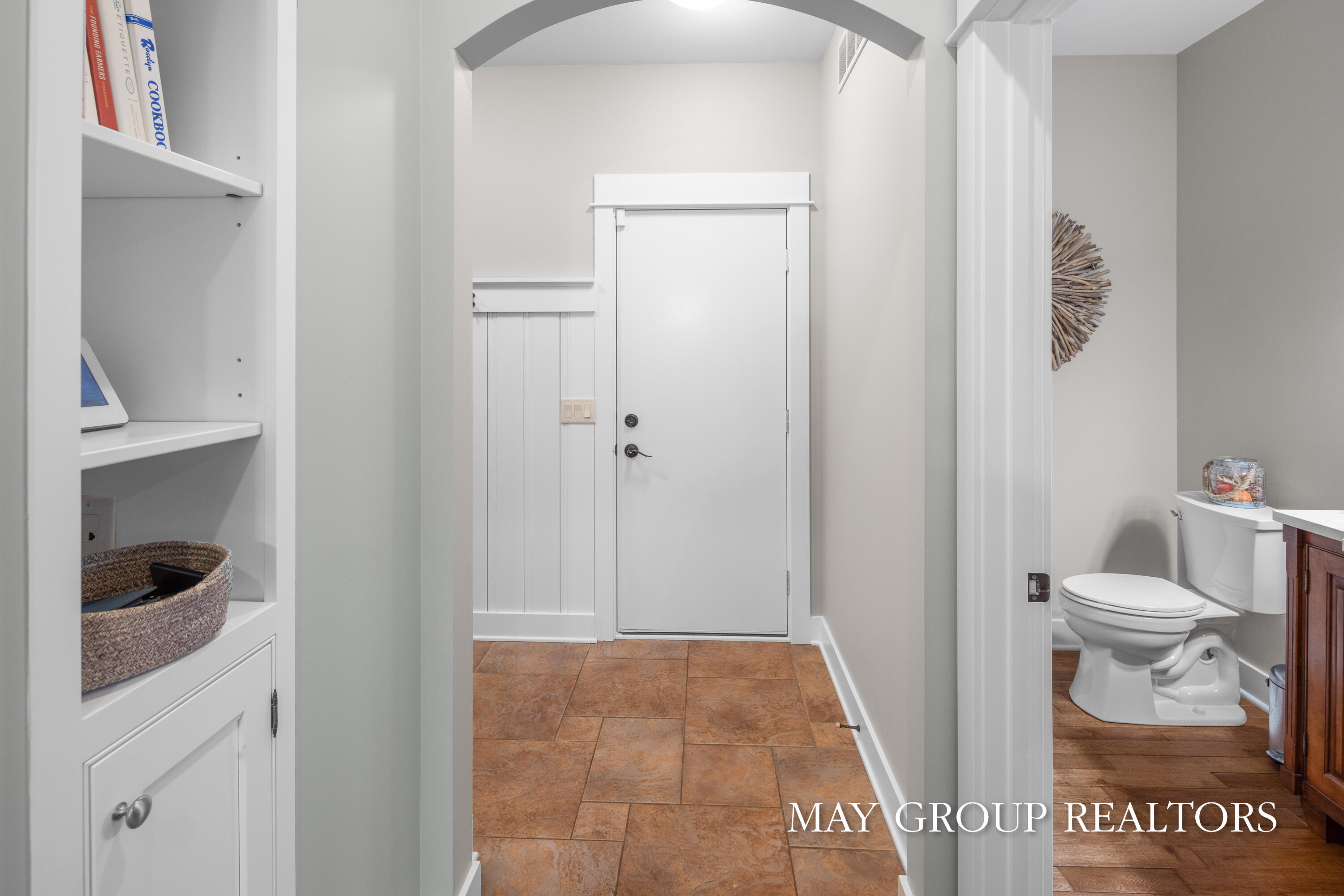 Ada, Michigan, 49301, United States, 5 Bedrooms Bedrooms, ,4 BathroomsBathrooms,Residential,Active,2036704