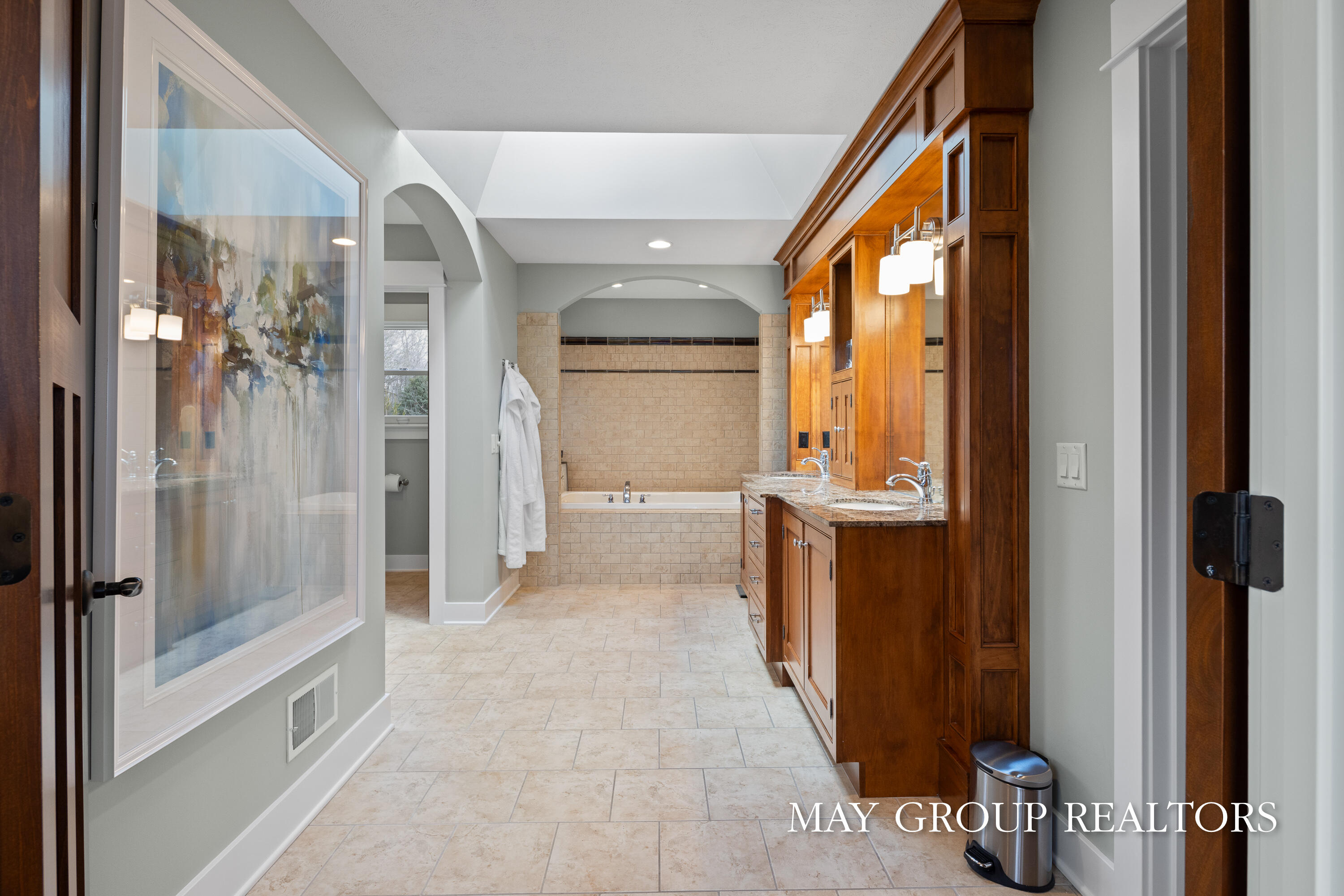 Ada, Michigan, 49301, United States, 5 Bedrooms Bedrooms, ,4 BathroomsBathrooms,Residential,Active,2036704