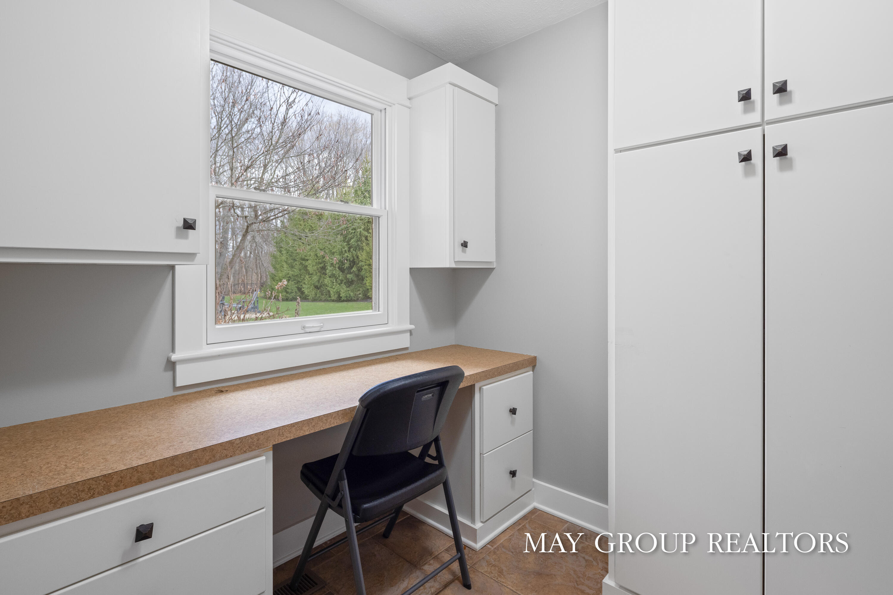 Ada, Michigan, 49301, United States, 5 Bedrooms Bedrooms, ,4 BathroomsBathrooms,Residential,Active,2036704
