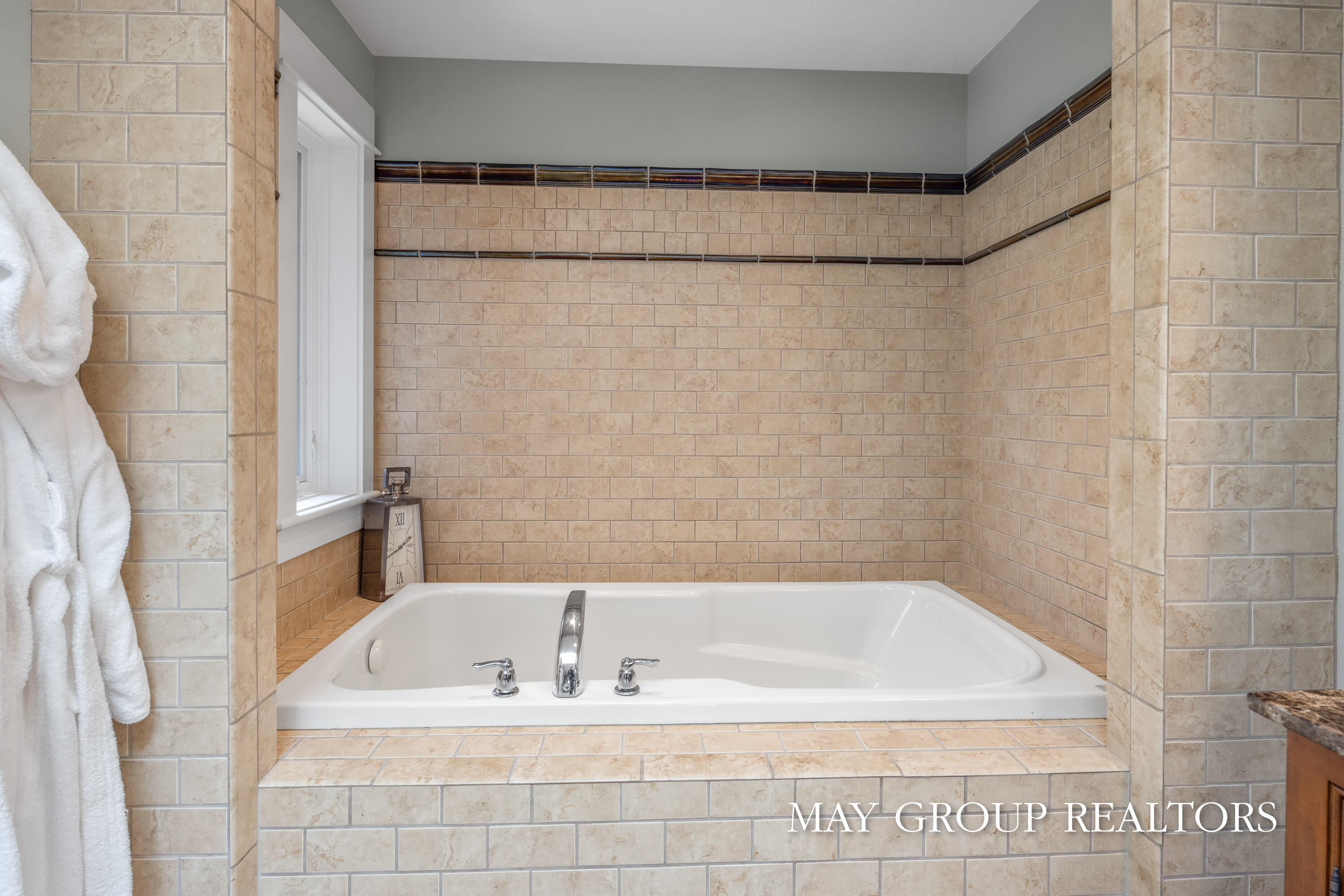 Ada, Michigan, 49301, United States, 5 Bedrooms Bedrooms, ,4 BathroomsBathrooms,Residential,Active,2036704