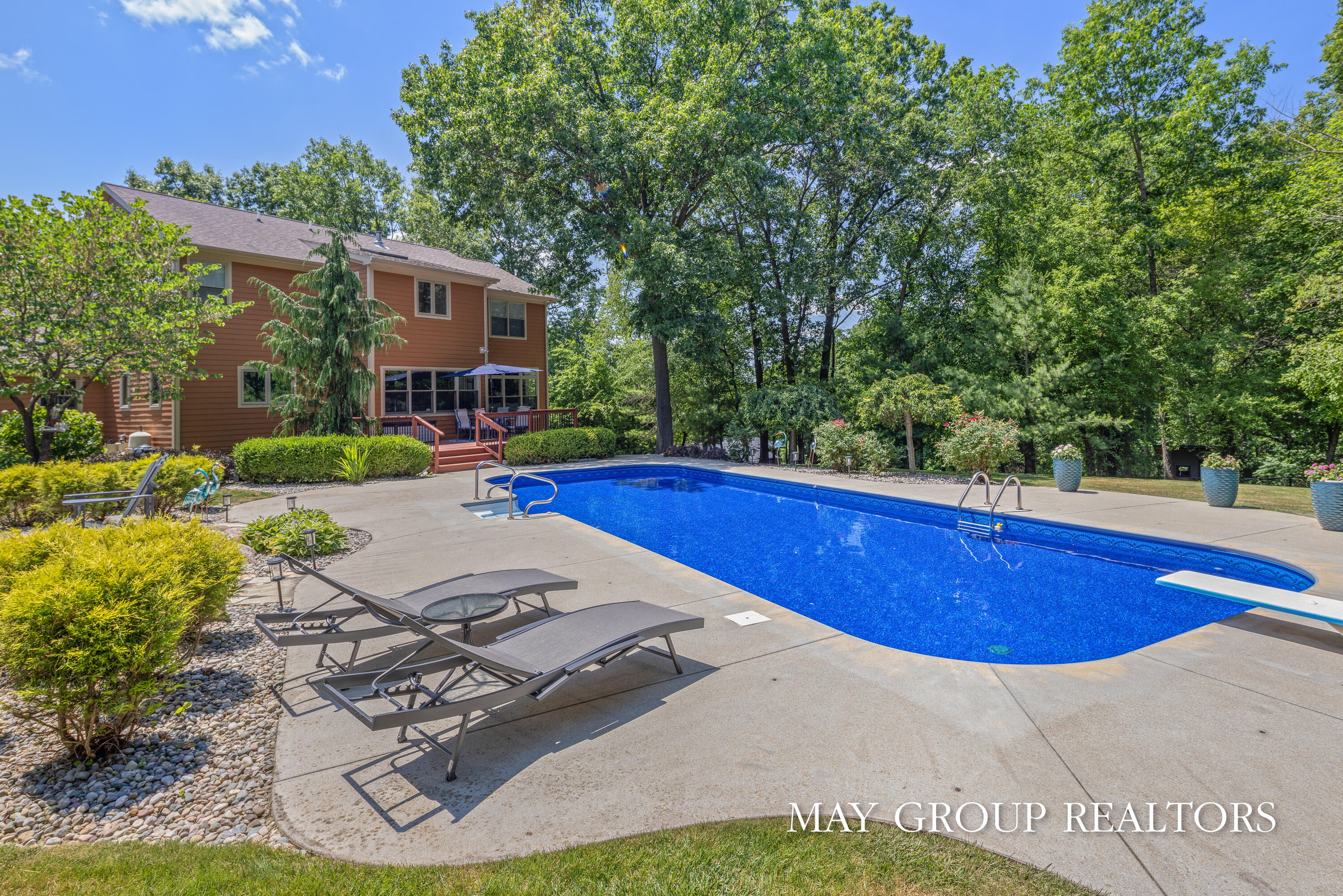 Ada, Michigan, 49301, United States, 5 Bedrooms Bedrooms, ,4 BathroomsBathrooms,Residential,Active,2036704