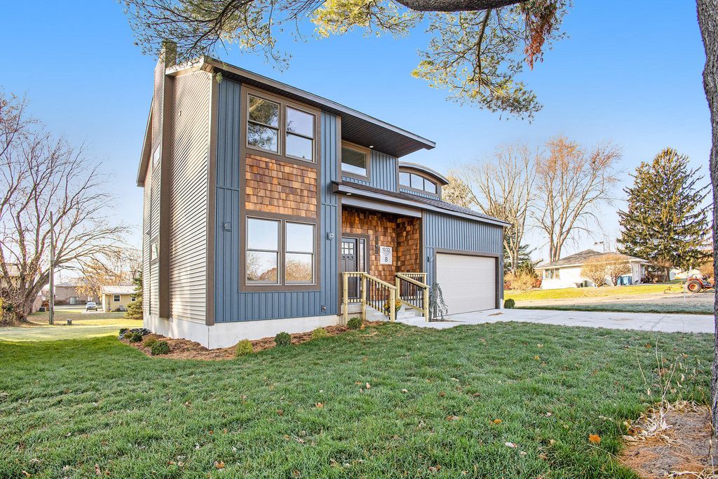 Photo of 1032 Arlington Avenue, Grand Haven, MI 49417 (MLS # 25059697)