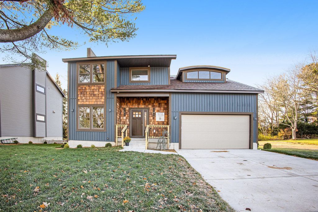 Photo of 1032 Arlington Avenue, Grand Haven, MI 49417 (MLS # 25059697)