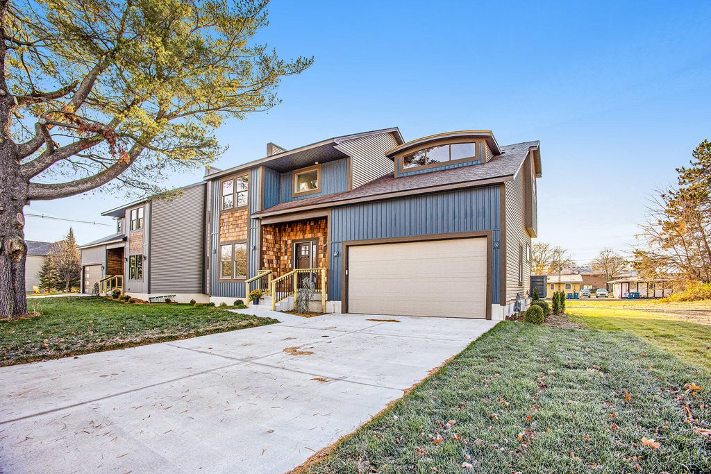 Photo of 1032 Arlington Avenue, Grand Haven, MI 49417 (MLS # 25059697)