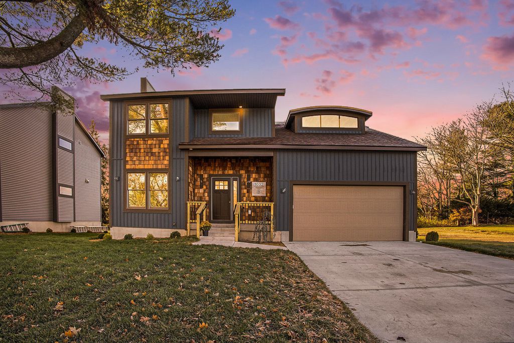 Photo of 1032 Arlington Avenue, Grand Haven, MI 49417 (MLS # 25059697)