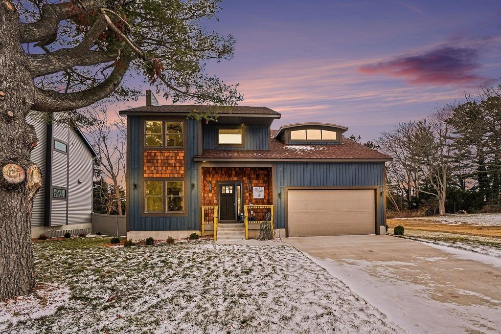 Photo of 1032 Arlington Avenue, Grand Haven, MI 49417 (MLS # 25059697)