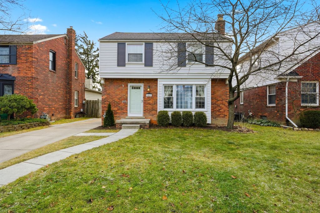 Photo of 1817 Manchester Boulevard, Grosse Pointe Woods, MI 48236 (MLS # 26002018)