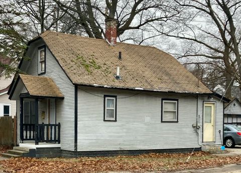 Photo of 358 E Columbia Avenue, Muskegon, MI 49444 (MLS # 26009497)