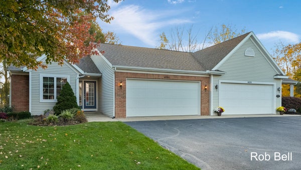 4680 CRESCENT DR, HUDSONVILLE, MI 49426 - Image 3e286a503377eb8d5aed3cec26ade1be/2688623425