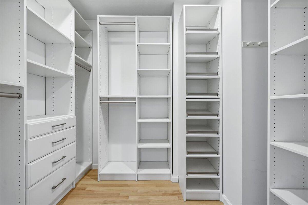 Beverly Shores, Indiana 46301, United States, 3 Bedrooms Bedrooms, ,3 BathroomsBathrooms,Residential,Active,133046