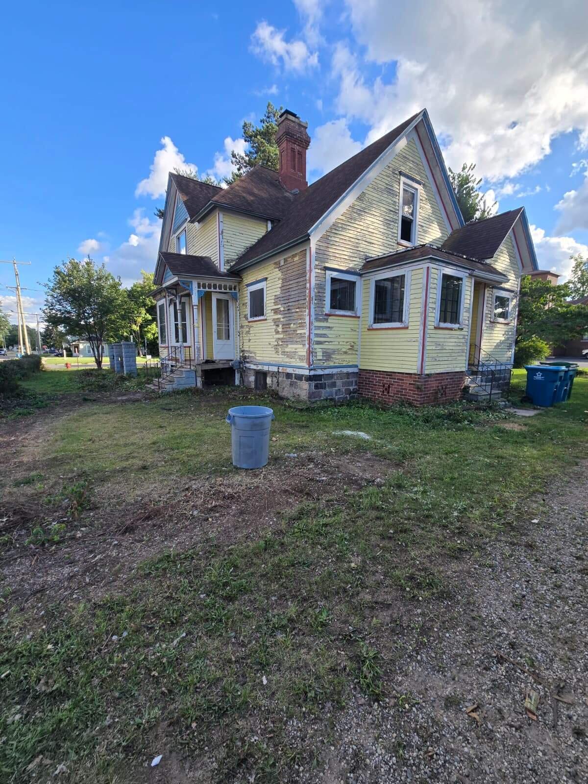 125 E Delaware Street