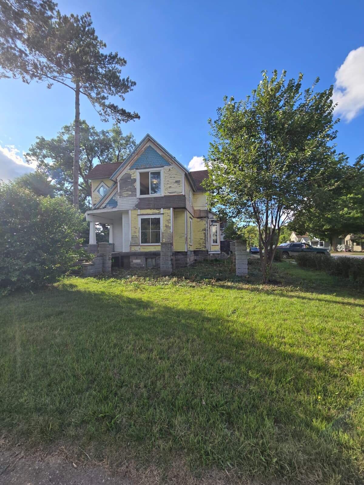 125 E Delaware Street