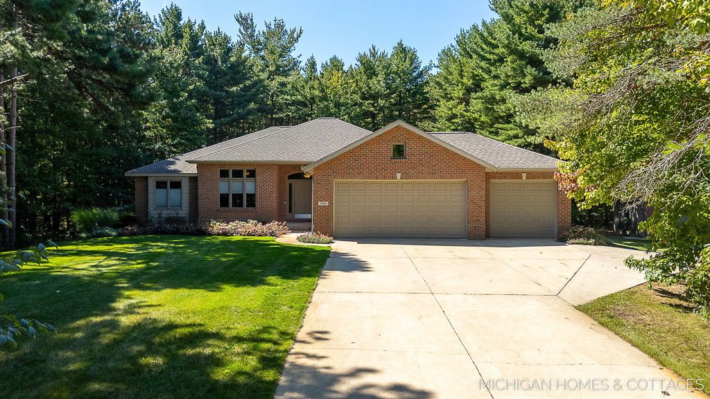 Photo of 3981 Tall Grass West Court, Holland, MI 49424 (MLS # 25050517)