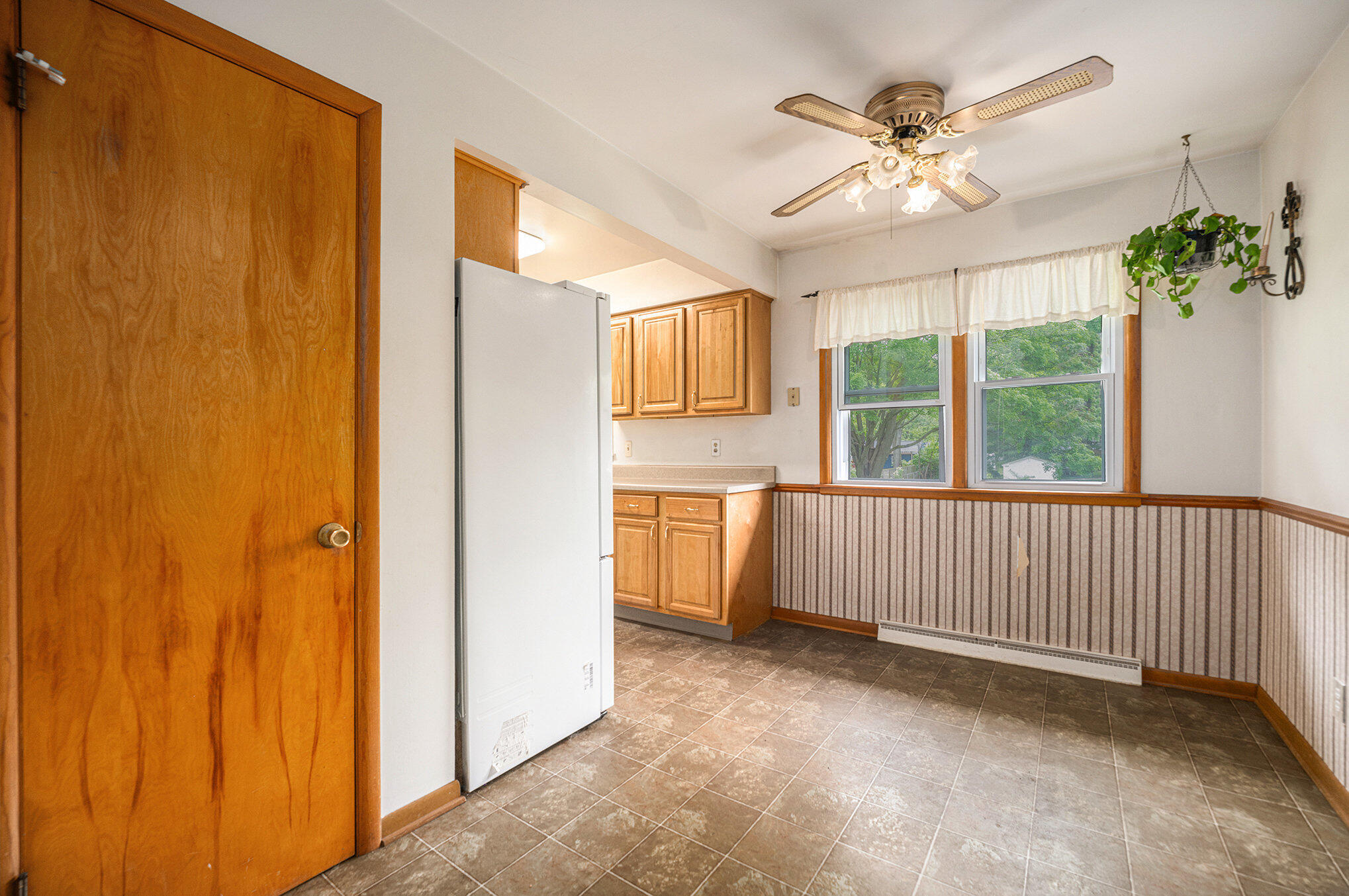 Kalamazoo, Michigan 49006, United States, 3 Bedrooms Bedrooms, ,2 BathroomsBathrooms,Residential,Active,147049