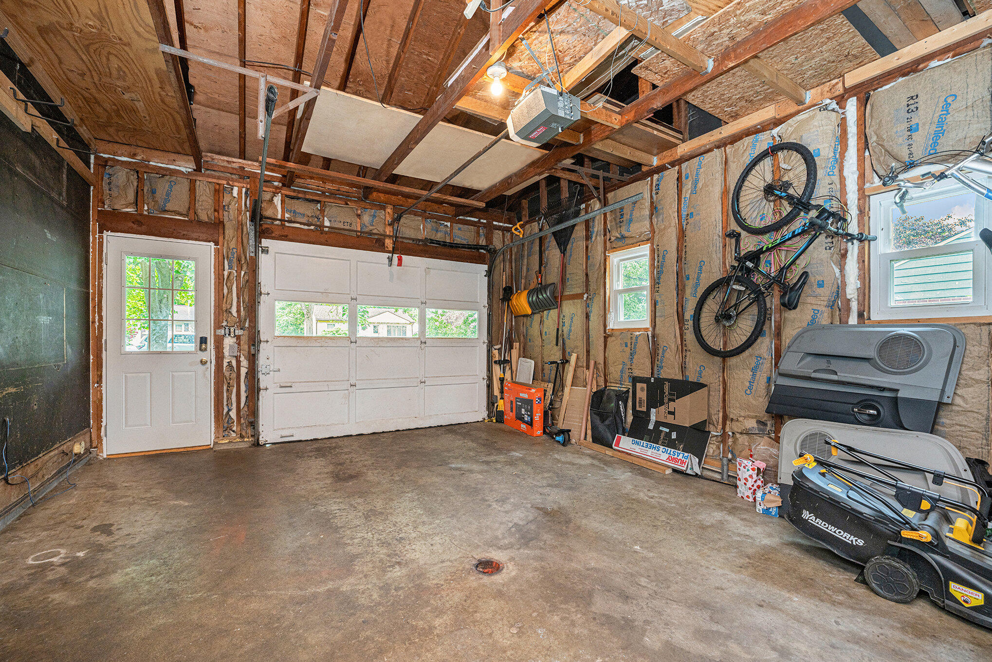 Kalamazoo, Michigan 49006, United States, 3 Bedrooms Bedrooms, ,2 BathroomsBathrooms,Residential,Active,147049