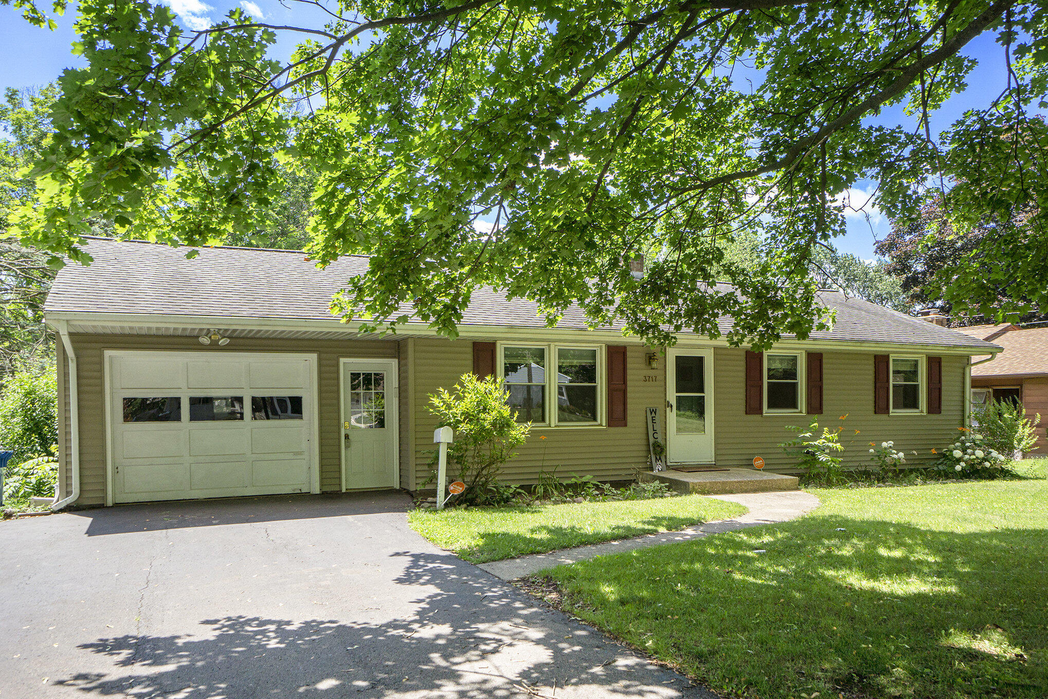 Kalamazoo, Michigan 49006, United States, 3 Bedrooms Bedrooms, ,2 BathroomsBathrooms,Residential,Active,147049