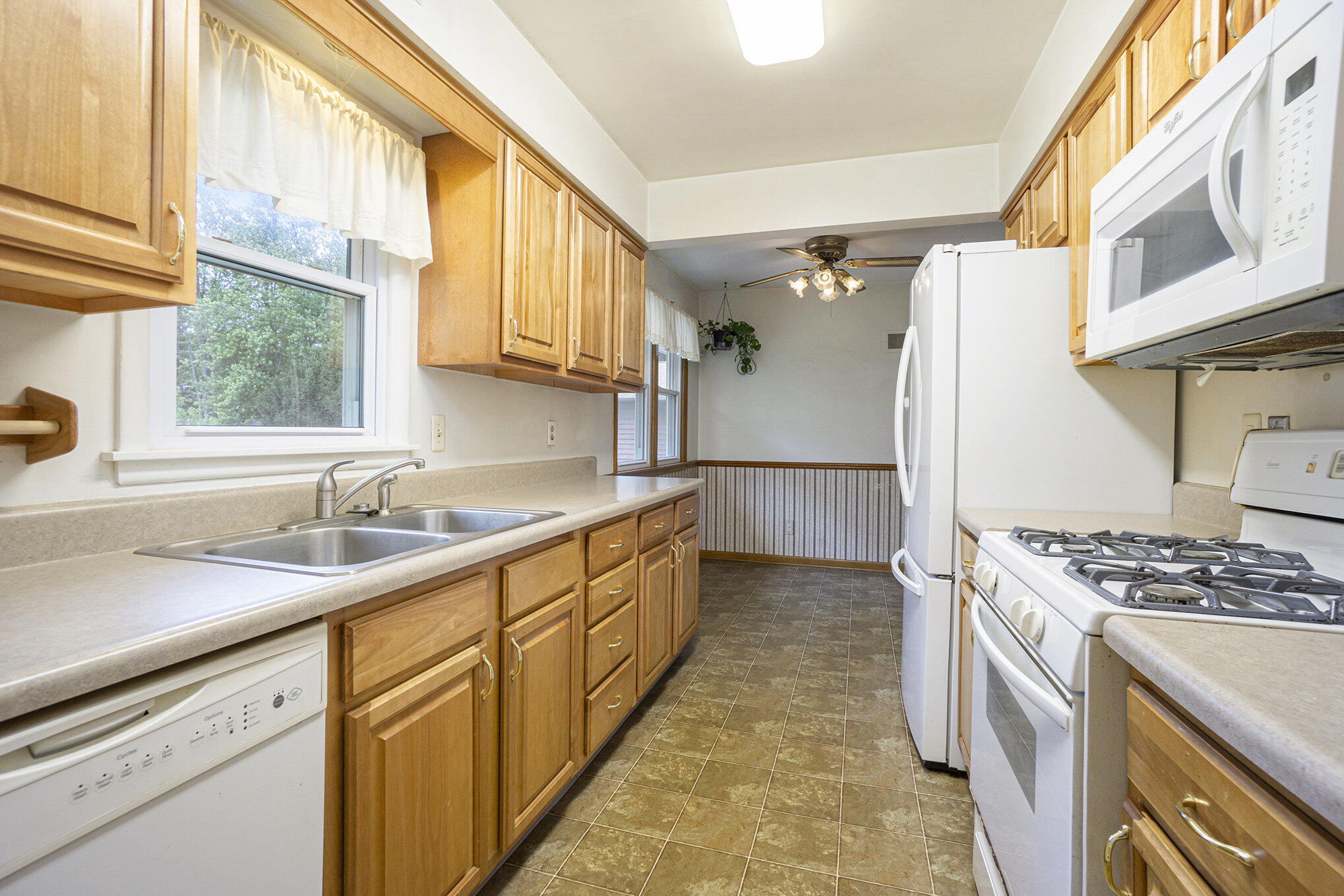 Kalamazoo, Michigan 49006, United States, 3 Bedrooms Bedrooms, ,2 BathroomsBathrooms,Residential,Active,147049