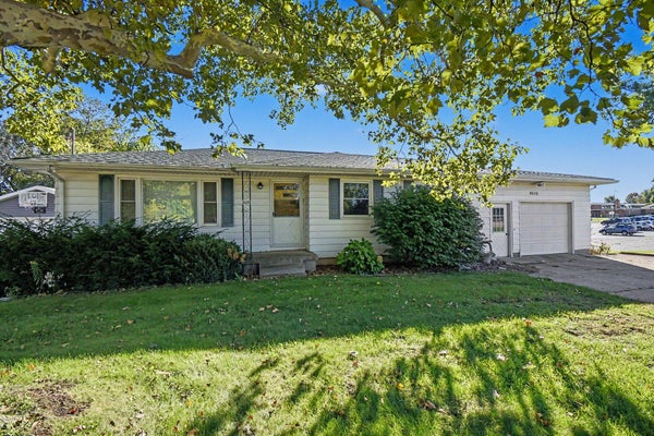 8020 BYRON CENTER AVE SW, BYRON CENTER, MI 49315 - Image 3e95ba0c70ea1b3e61d64a5f6331c88d/485834166
