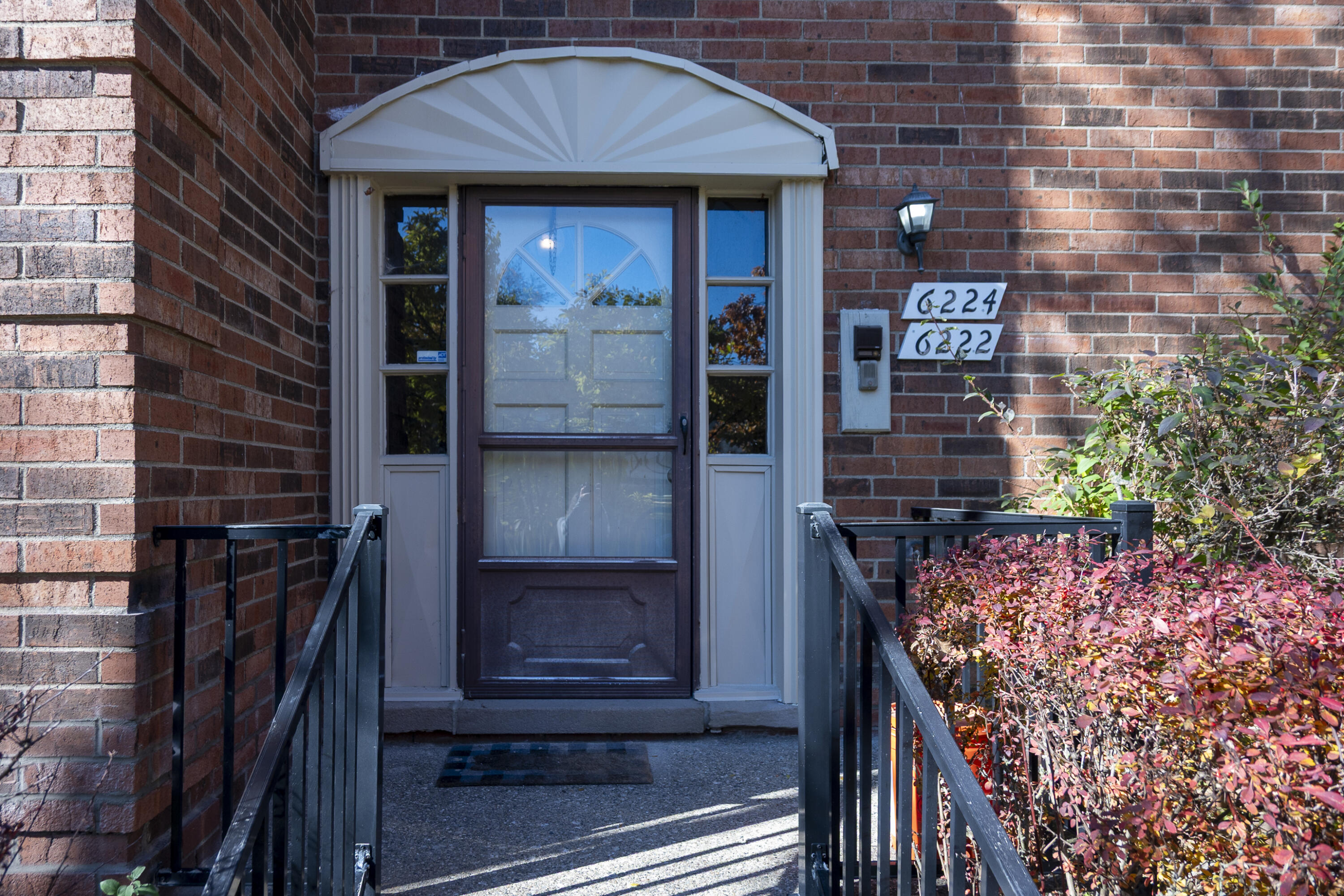 6222 Pepper Hill Street