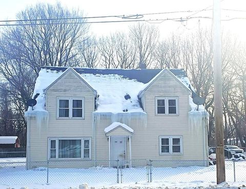 1636 E Britain Avenue Benton Harbor MI 49022