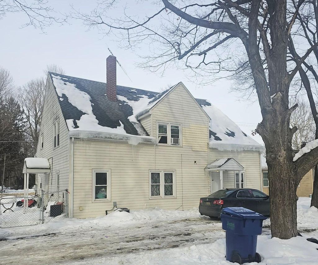 Photo of 1636 E Britain Avenue, Benton Harbor, MI 49022 (MLS # 26004946)