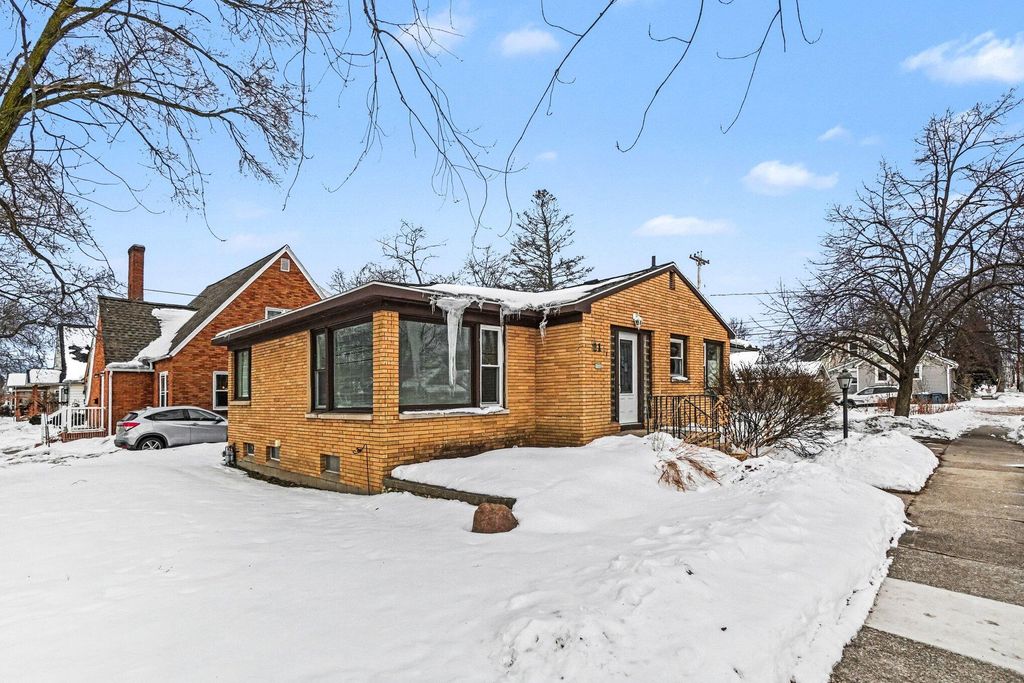 Photo of 21 S Despelder Street, Grand Haven, MI 49417 (MLS # 26005620)