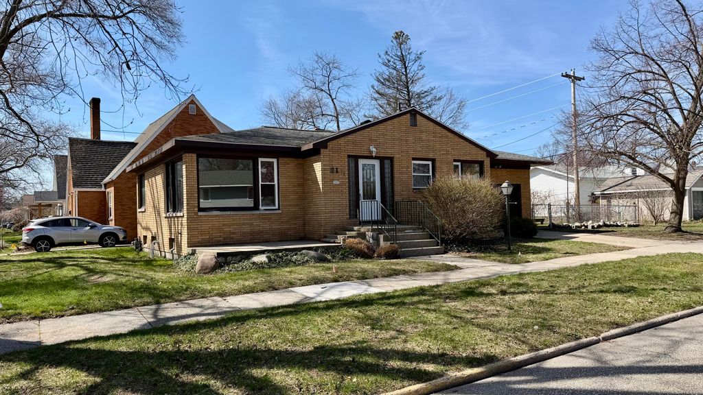 Photo of 21 S Despelder Street, Grand Haven, MI 49417 (MLS # 26005620)