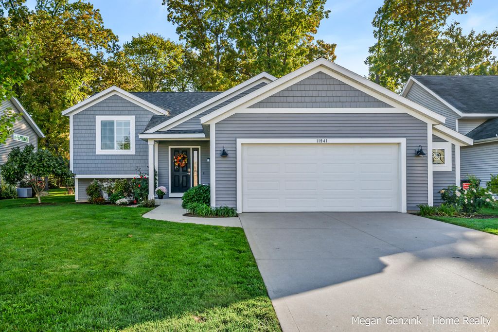 Photo of 11941 Maplegrove Drive, Holland, MI 49424 (MLS # 25053039)