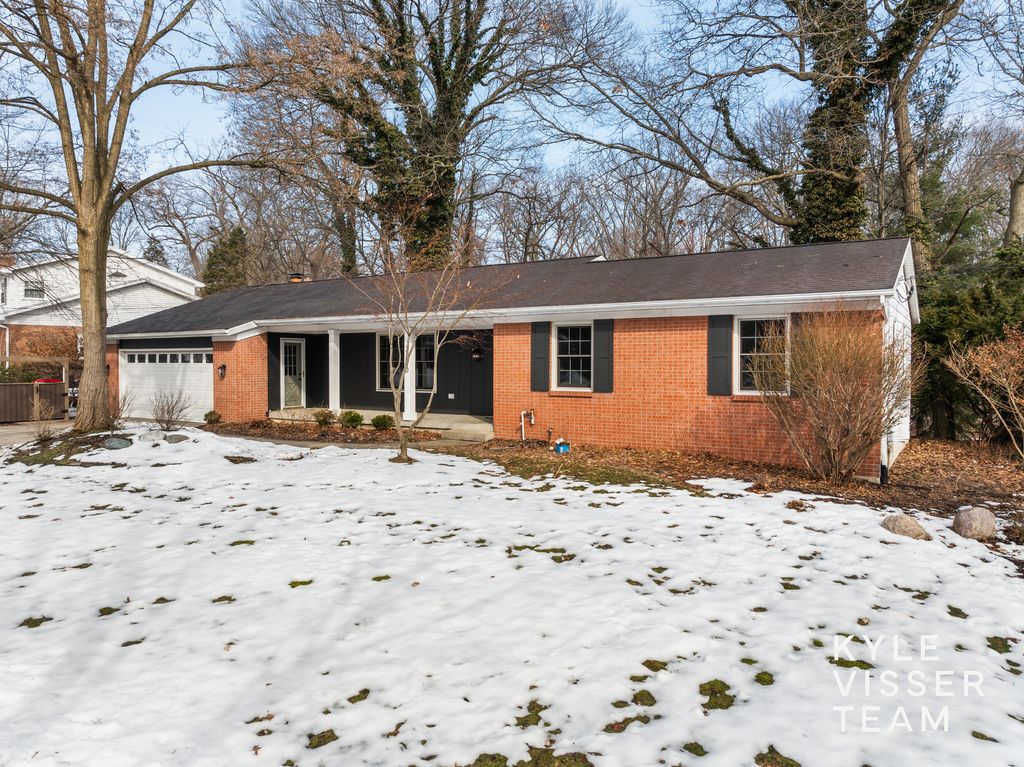 Photo of 2410 Okemos Drive SE, Grand Rapids, MI 49506 (MLS # 26005985)