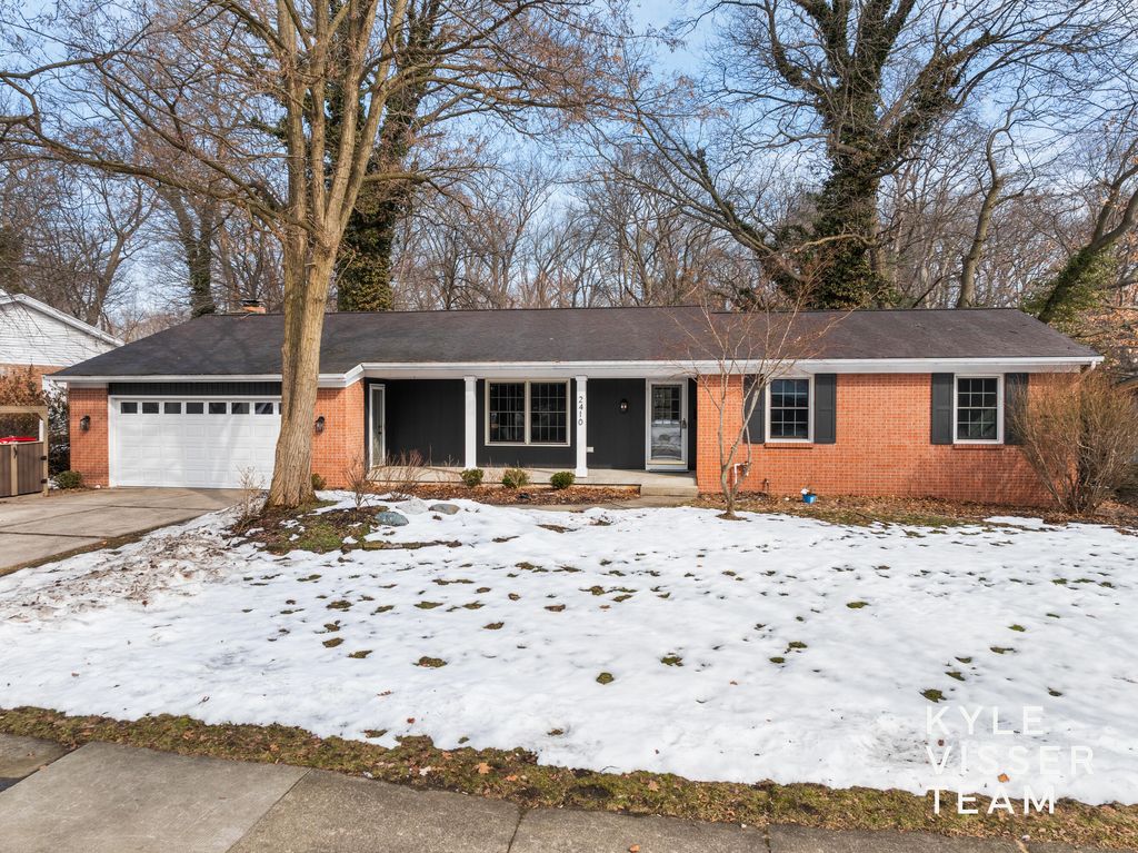 Photo of 2410 Okemos Drive SE, Grand Rapids, MI 49506 (MLS # 26005985)