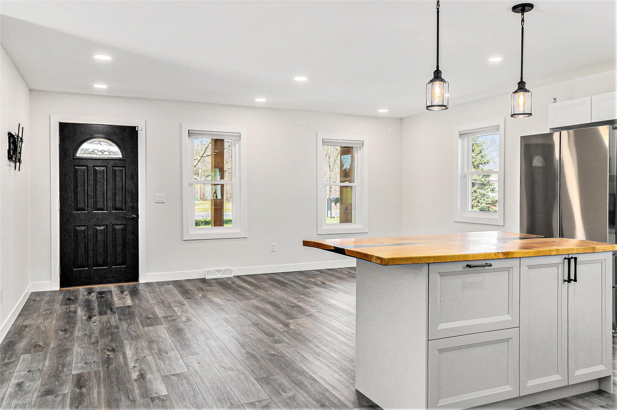 Climax, Michigan 49034, United States, 3 Bedrooms Bedrooms, ,2 BathroomsBathrooms,Residential,Pending,109529