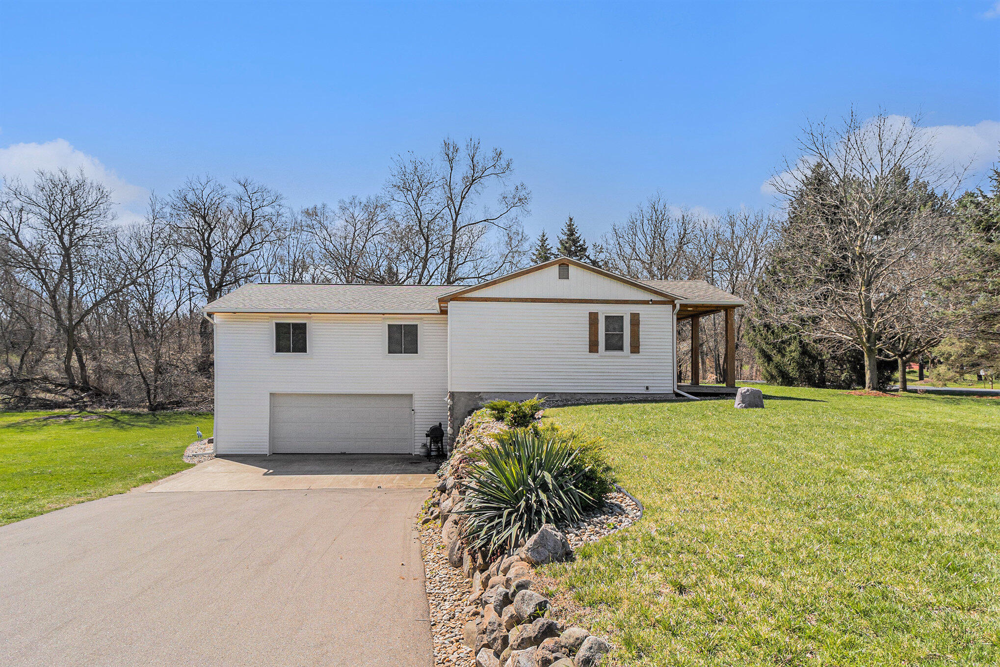 Climax, Michigan 49034, United States, 3 Bedrooms Bedrooms, ,2 BathroomsBathrooms,Residential,Pending,109529