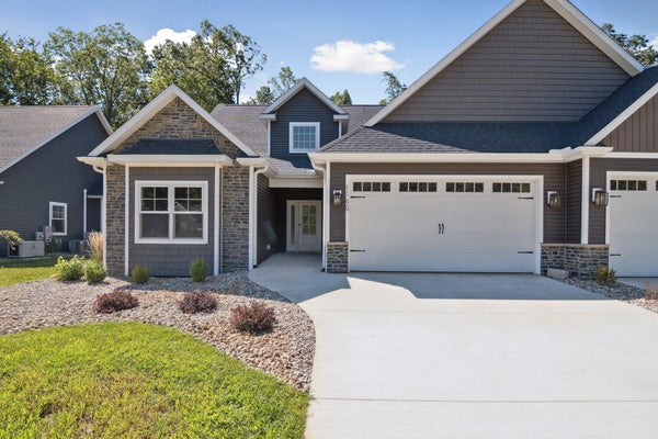 1160 LOCHAVEN CIR, HILLSDALE, MI 49242 - Image 3fcd84adf1c85b313a7e229a2de2249d/1439150024