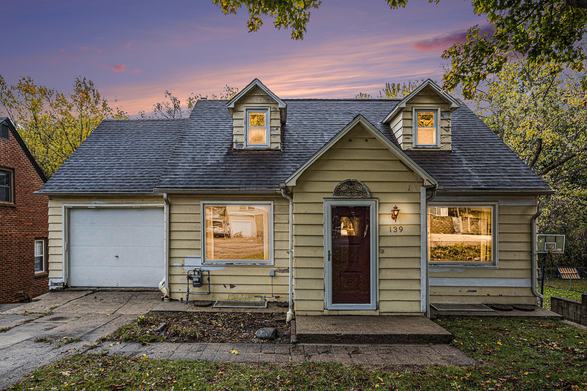 139 Hutchinson Street