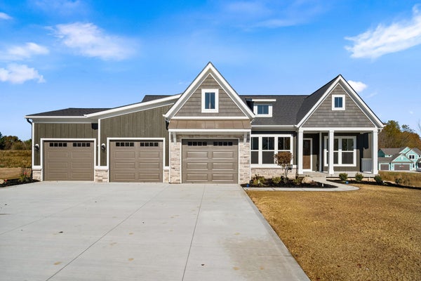 8569 BLACK WALNUT CT SW, BYRON CENTER, MI 49315 - Image 3fec7bd8f5976d4a15af69b5cbfebe13/772464185