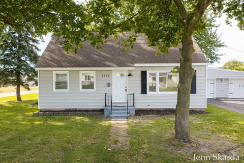 Photo of 1782 Vine Street, Manistee, MI 49660 (MLS # 26052684)
