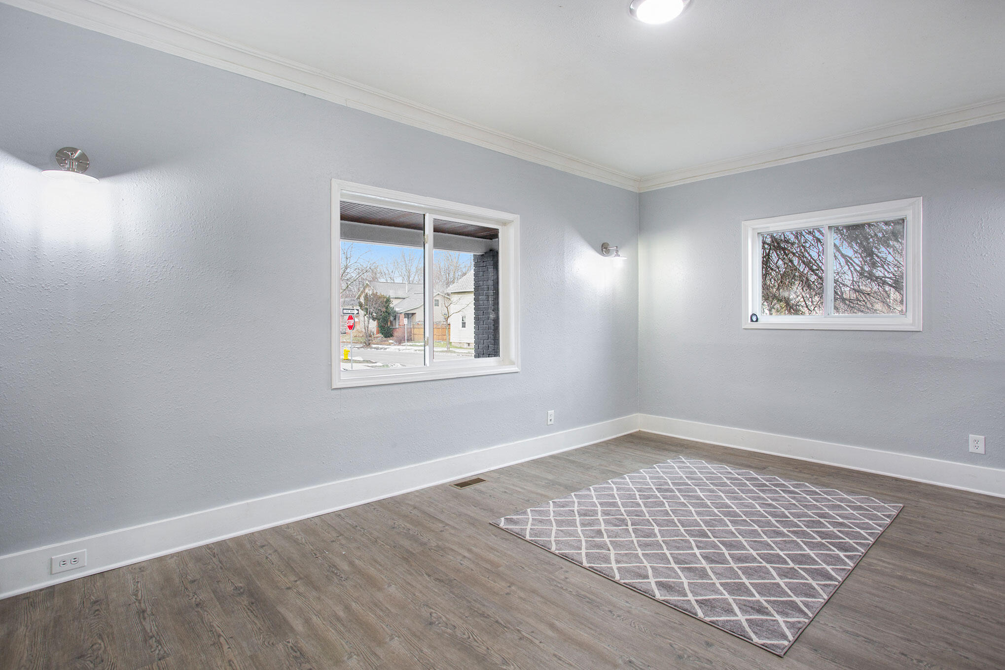 Photo 6 of 31 of 800 6th Street NW house