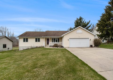 807 Bradford Drive, Belding, MI 48809 - MLS#: 25014306