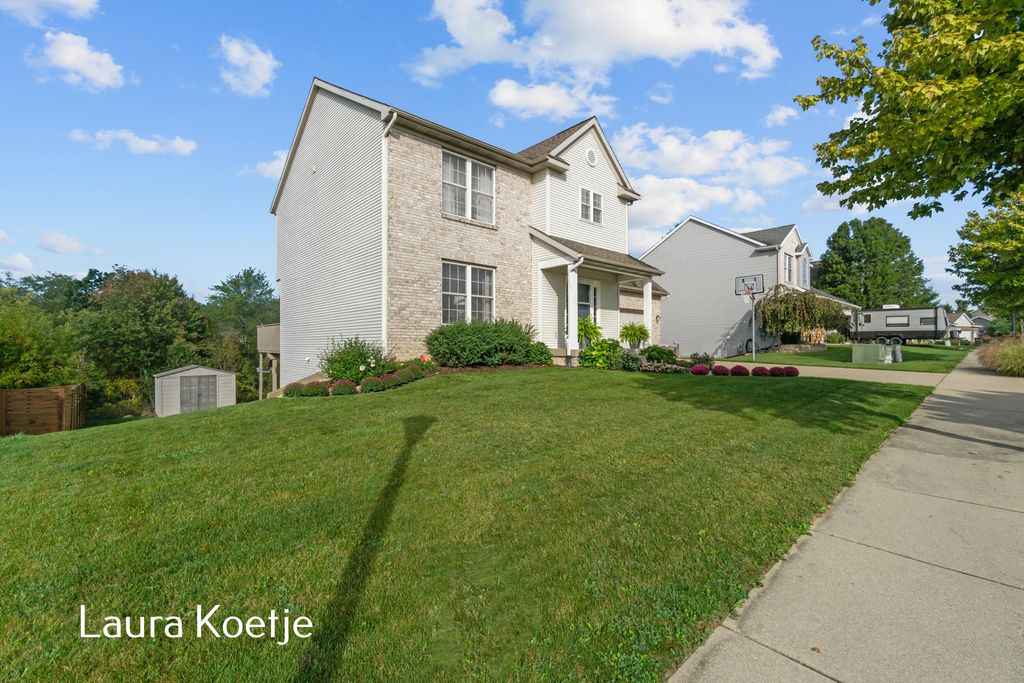 Photo of 165 Hawthorne Court NE, Rockford, MI 49341 (MLS # 25050018)