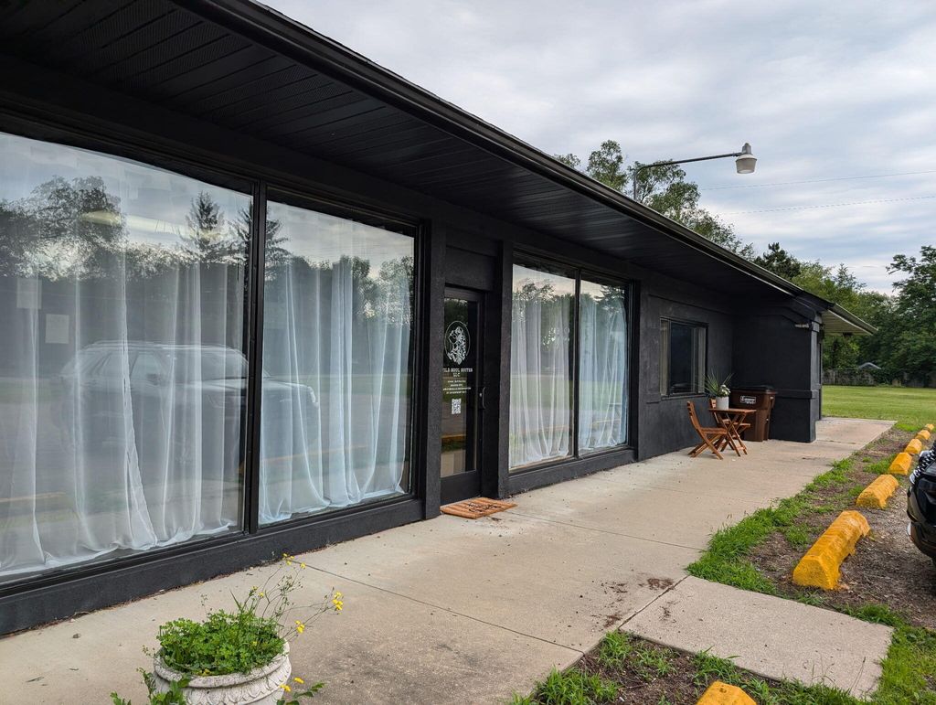 Photo of 4426 E Berry Road, Pleasant Lake, MI 49272 (MLS # 25056568)