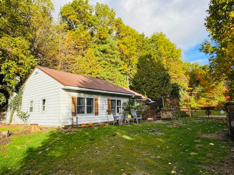 Photo of 5641 S Pere Marquette Highway, Ludington, MI 49431 (MLS # 25055317) Photo of 5641 S Pere Marquette Highway, Ludington, MI 49431 (MLS # 25055317)