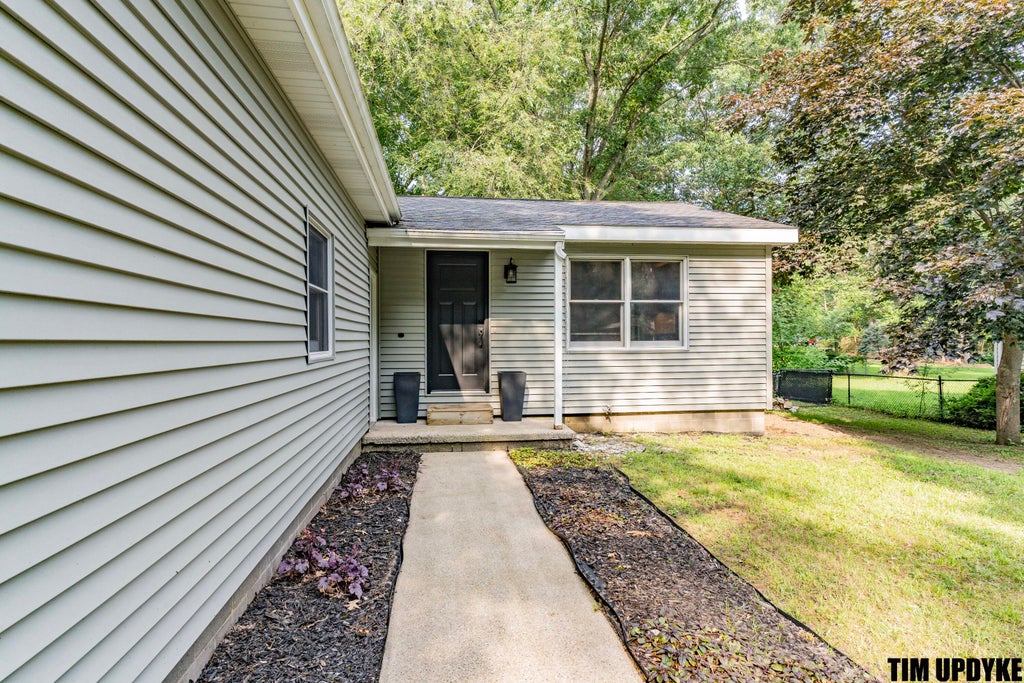 Photo of 16661 152nd Avenue, Spring Lake, MI 49456 (MLS # 26043811)