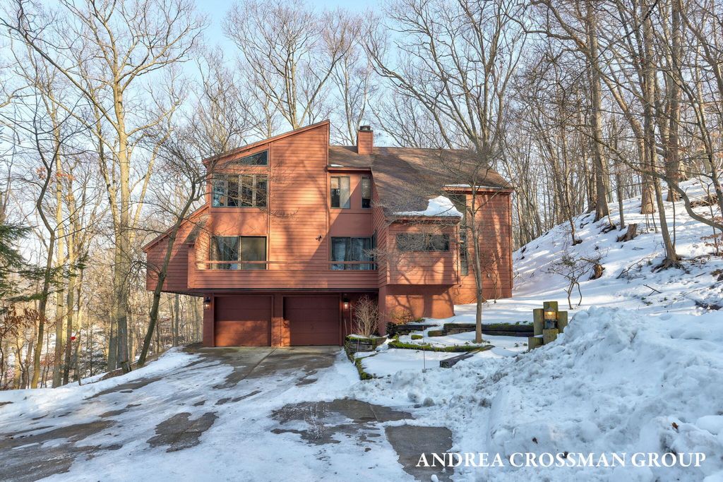 Photo of 18344 N Shore Estates Road, Spring Lake, MI 49456 (MLS # 26006000)