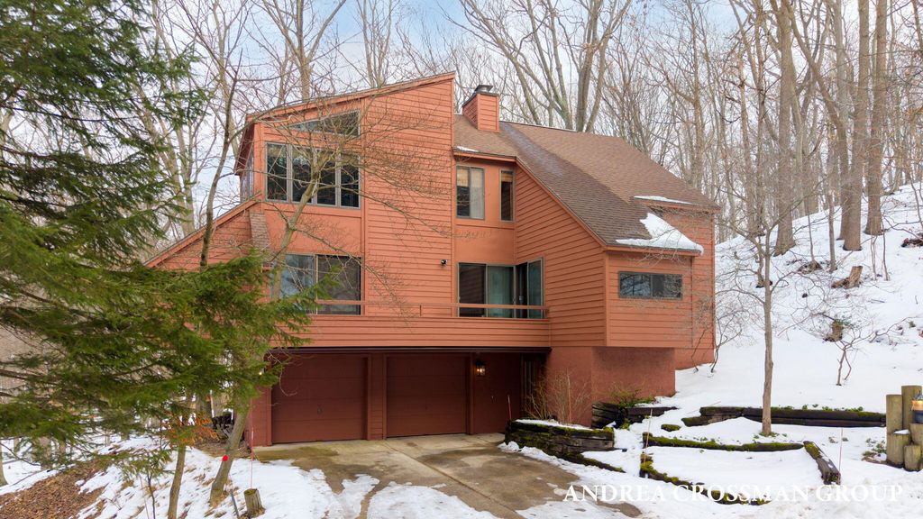 Photo of 18344 N Shore Estates Road, Spring Lake, MI 49456 (MLS # 26006000)