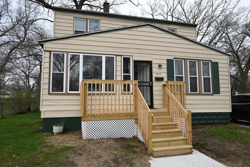 Photo of 2417 Leahy Street, Muskegon, MI 49444 (MLS # 26016099)