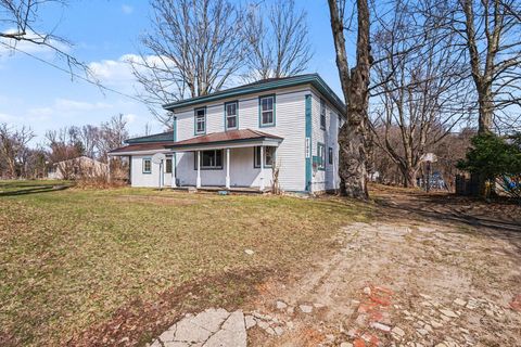 Photo of 1901 County Road 681, Grand Junction, MI 49056 (MLS # 26011449)
