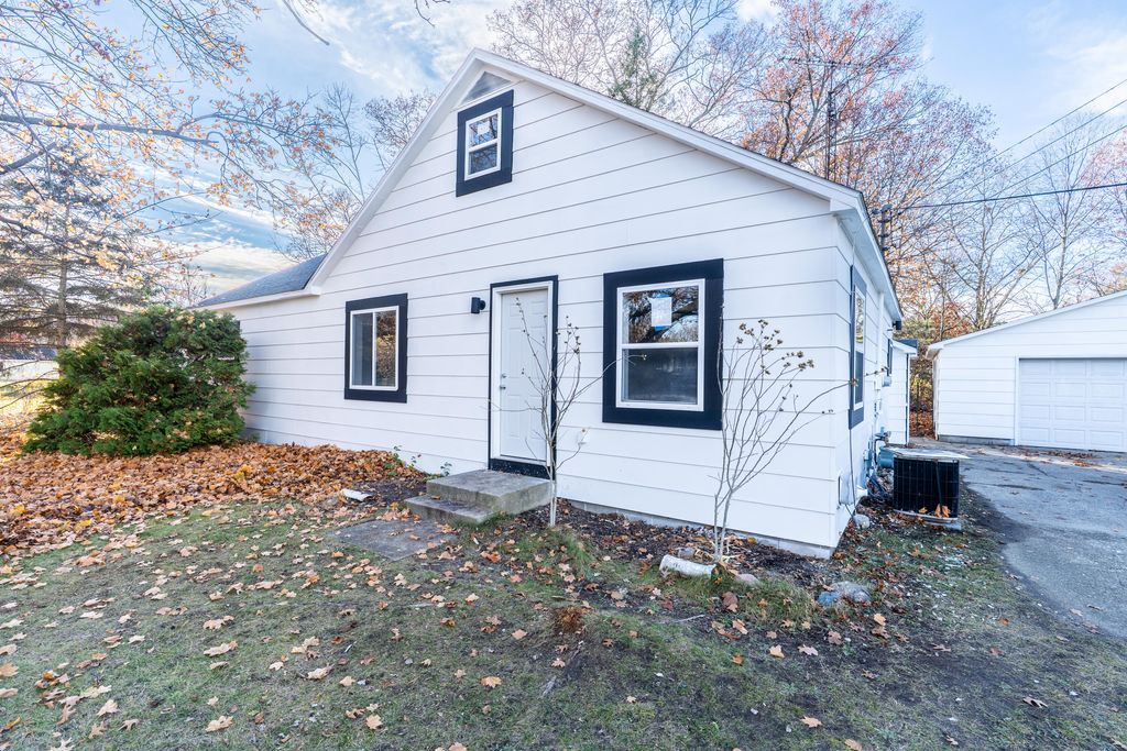 Photo of 1521 Riblet Street, Muskegon, MI 49445 (MLS # 25059532)