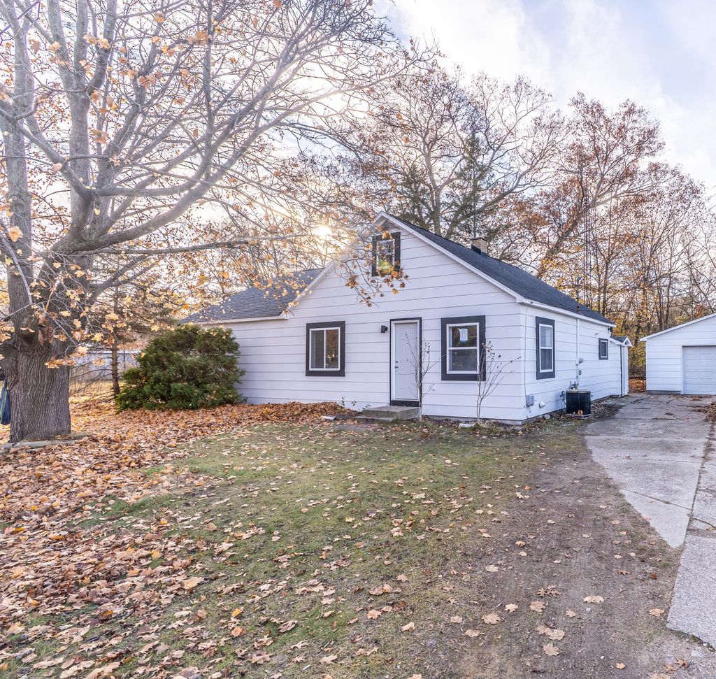 Photo of 1521 Riblet Street, Muskegon, MI 49445 (MLS # 25059532)