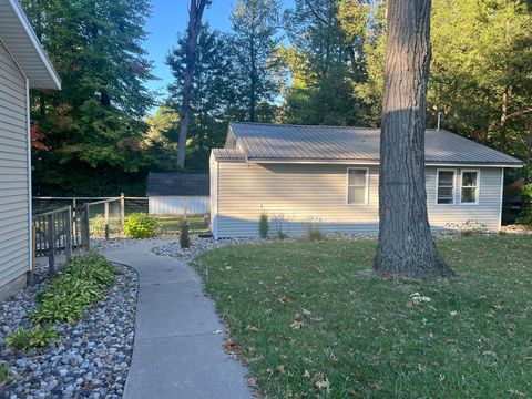 Photo of 11834 W Carson city road Road, Greenville, MI 48838 (MLS # 25057107)