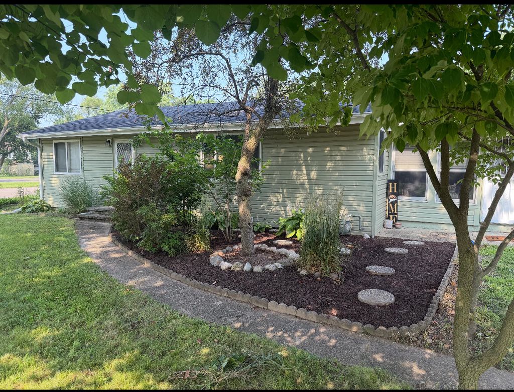 Photo of 450 East Avenue N, Battle Creek, MI 49017 (MLS # 25056216)